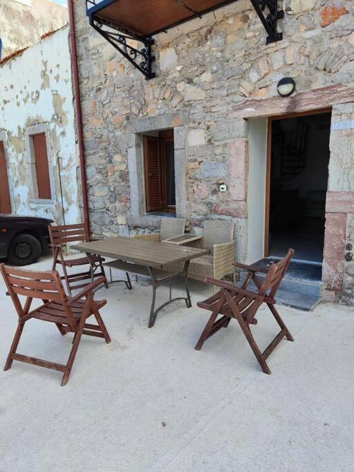 Two-Storey House In Kardamyla Mármaron Exterior photo