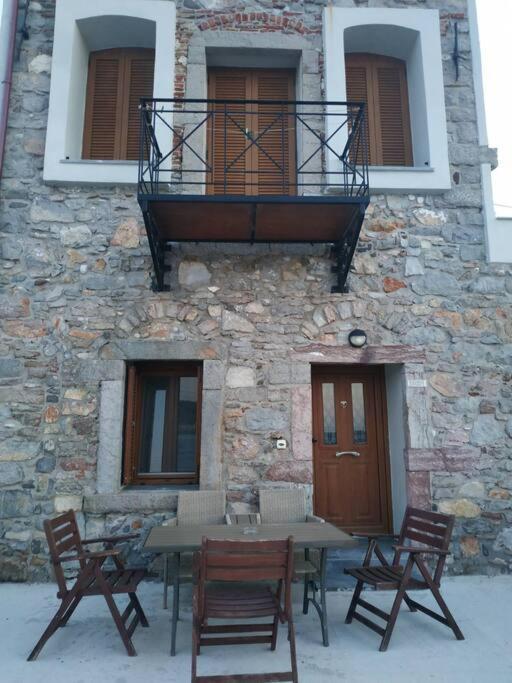 Two-Storey House In Kardamyla Mármaron Exterior photo